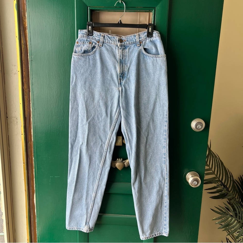 Levi Light Wash High-Rise Straight Leg Jeans